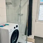 Casa Rossa Apt1 - Modern Living Near Frankfurt דירה *