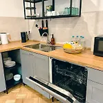 Casa Rossa Apt1 - Modern Living Near Frankfurt דירה באד הומבורג וור דר הואה