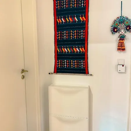 Апартаменты Casa Rossa Apt1 - Modern Living Near Frankfurt Бад-Хомбург-фор-дер-Хёэ