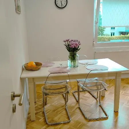 Casa Rossa Apt1 - Modern Living Near Frankfurt * Бад-Хомбург-фор-дер-Хёэ