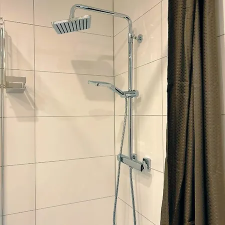 Casa Rossa Apt1 - Modern Living Near Frankfurt Apartment