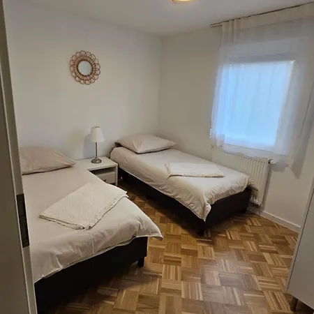 شقة Casa Rossa Apt1 - Modern Living Near Frankfurt *