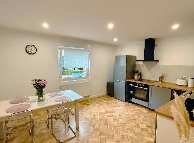 Casa Rossa Apt1 - Modern Living Near Frankfurt Bad Homburg vor der Höhe